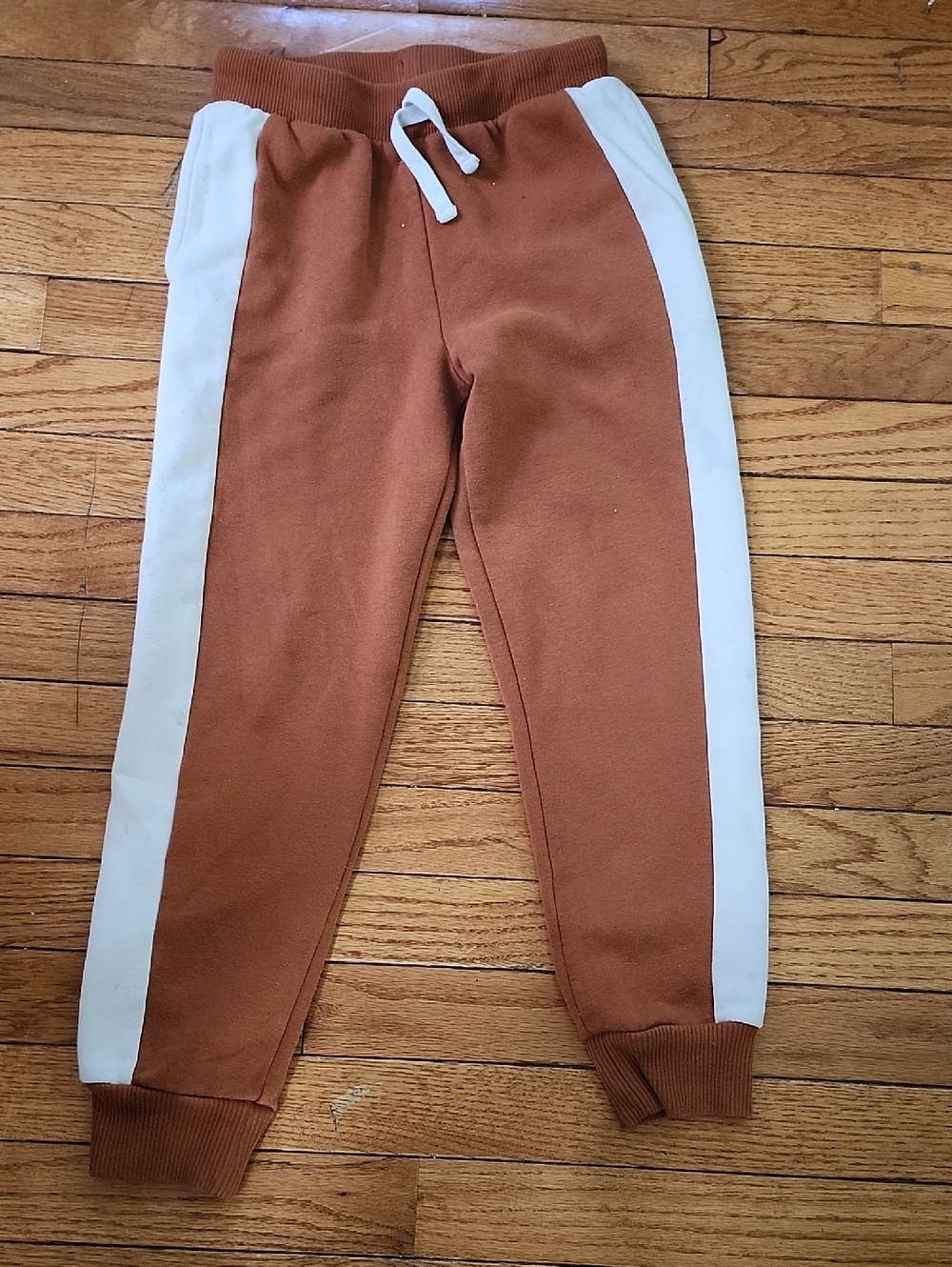 Place Rust Brown Joggers with Off-white side Panels W/pockets; Medium 7/8